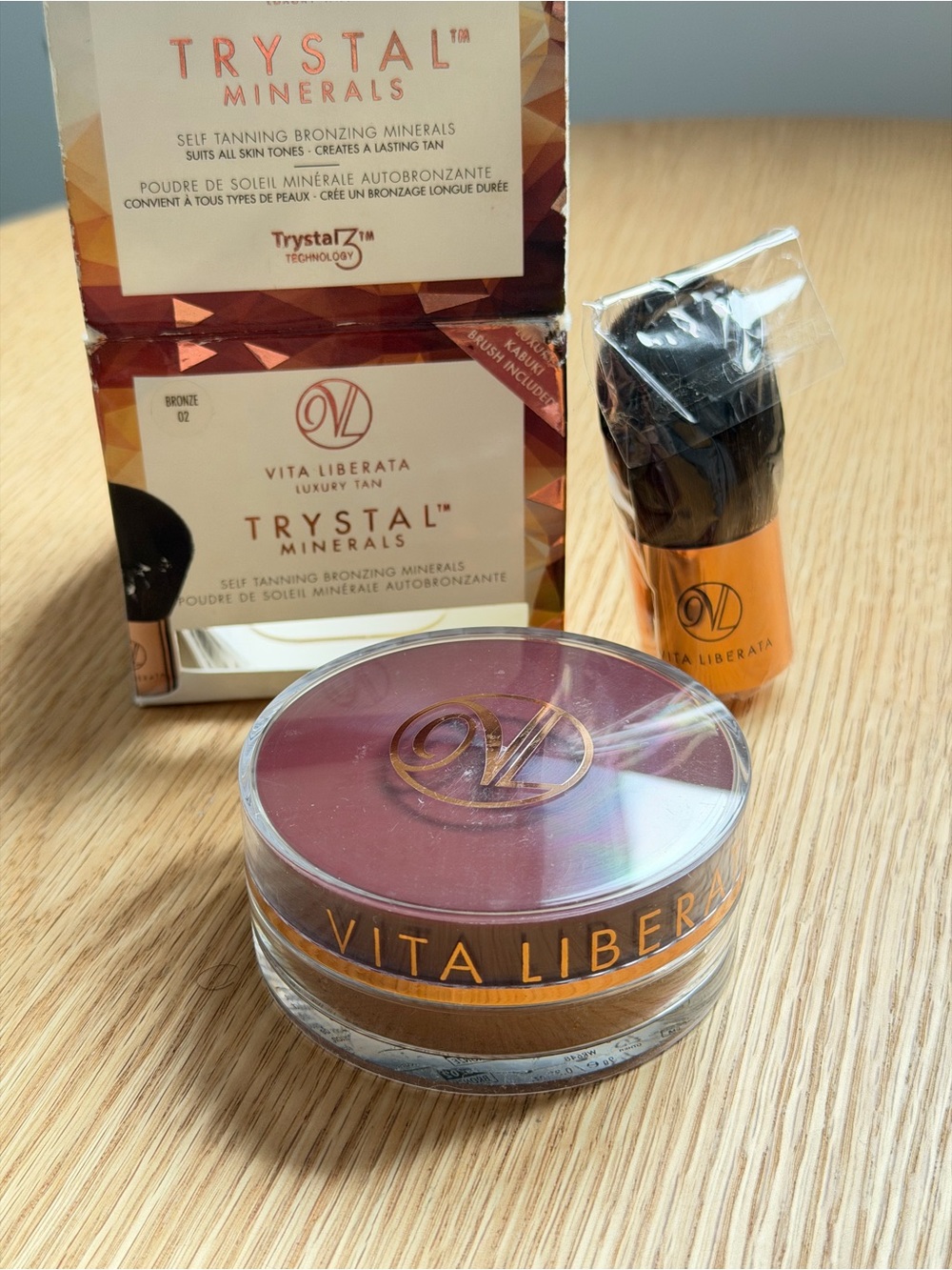 BNIB Vita Liberata Trystal Minerals Self-Tanning Bronzer Powder with Kabuki